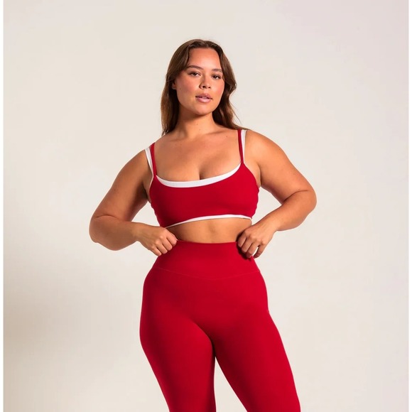 FORM Sports Bra NWT XL Double Layer Cherry Red Medium Impact Scoop Neck